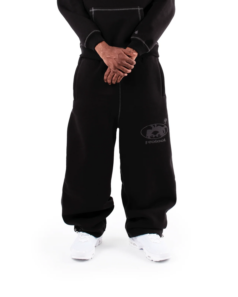 BLACKOUT BRUDDA SWEATS